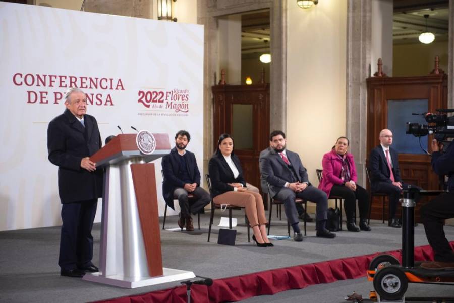 Médicos garantizaron a AMLO que durante dos años no tendrá problemas de salud