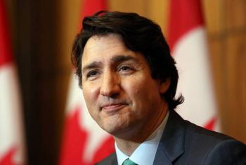 Justin Trudeau da positivo al Covid-19 y se mantiene aislado