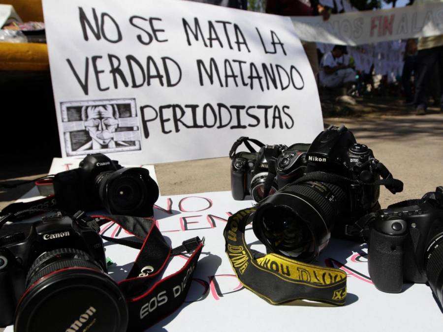 Senadora panista exige que Federación atraiga asesinatos de periodistas