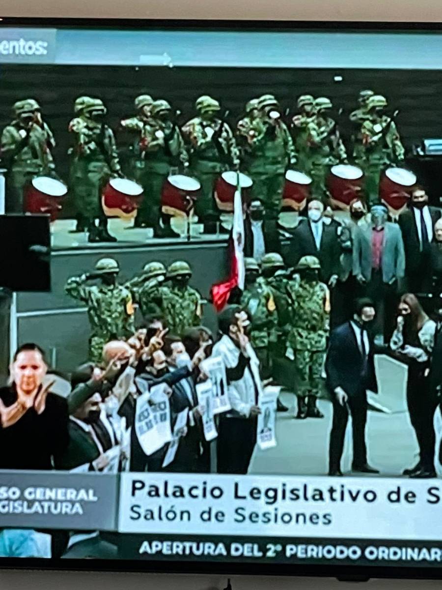 Militares en la Cámara de Diputados causa polémica