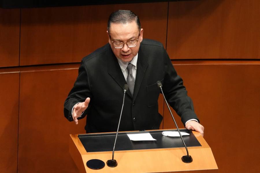 Se reconcilian: Germán Martínez se disculpa con Monreal tras decir que no tiene “estatura política”
