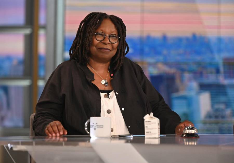 Suspenden a Whoopi Goldberg por comentarios sobre el Holocausto