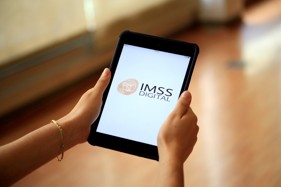 Senado impulsa trámites digitales en IMSS e ISSSTE