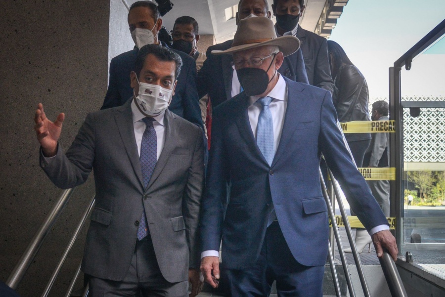 Embajador de EEUU da la razón a AMLO por querer cambiar la ley eléctrica