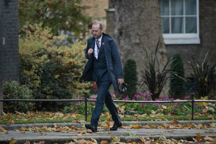 Dos influyentes consejeros de Johnson dimiten tras escándalo de fiestas