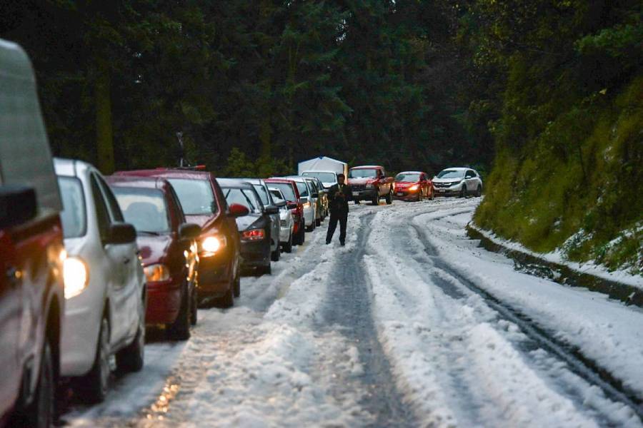 Tormenta invernal en Chihuahua provoca cierres carreteros y vuelos cancelados