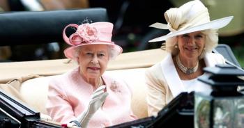 La reina Isabel II dice que Camila deber&iacute;a convertirse en reina consorte
