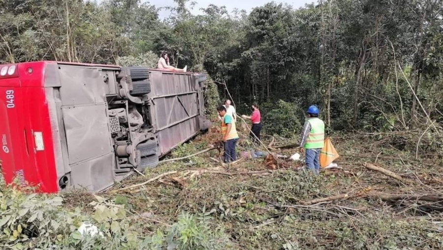 Accidente de autobús cerca de Cancún deja 8 muertos y 15 heridos