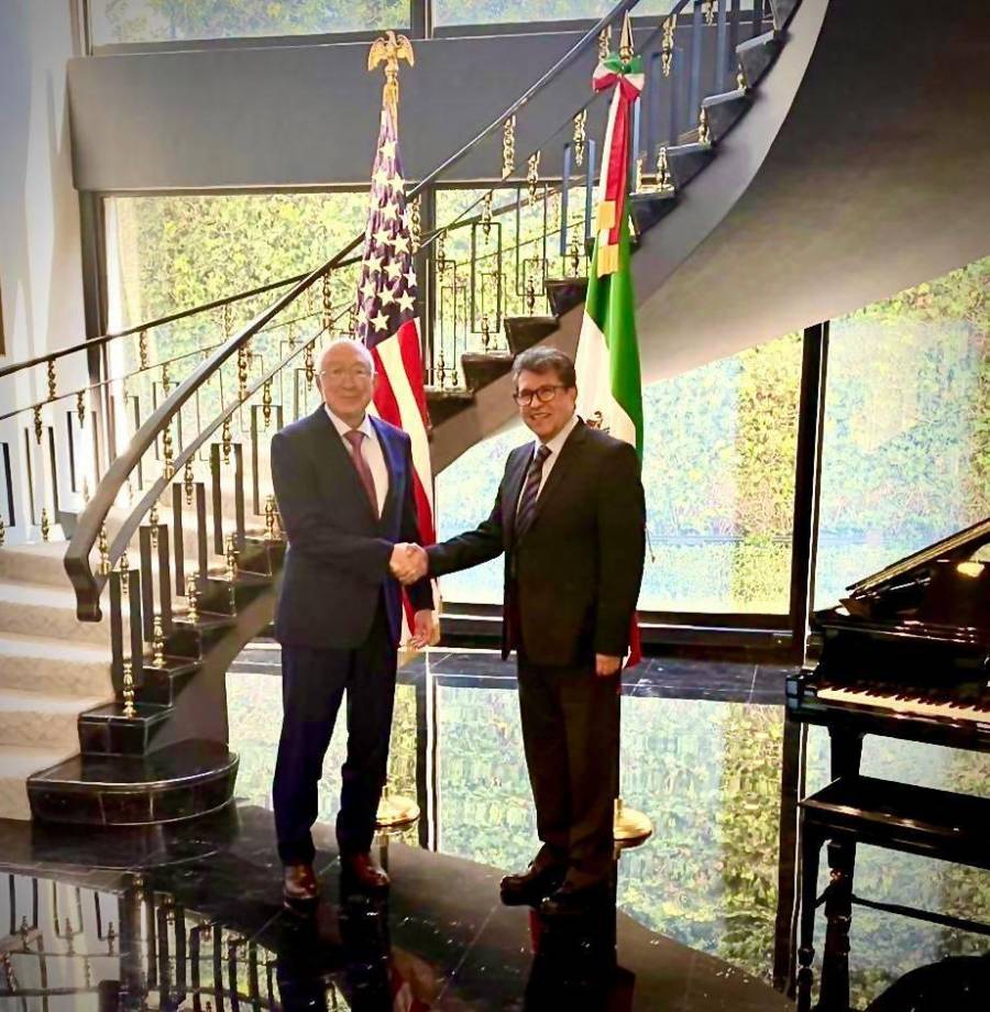 Embajador de EEUU y líder de Jucopo en el Senado analizan temas de la relación bilateral