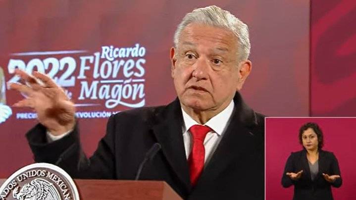 AMLO pide a padres de normalistas de Ayotzinapa hablar con ellos tras enfrentamiento con GN; da a conocer de infiltrados