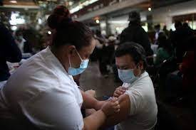 Inicia Ecatepec aplicación de refuerzo a personas de 50 a 59 años