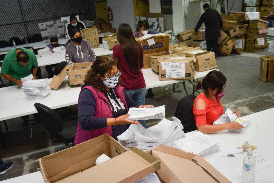 Morena en el Senado quiere revocación de mandato para gobernadores y legisladores