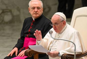 Una guerra en Ucrania ser&iacute;a una locura: Papa Francisco