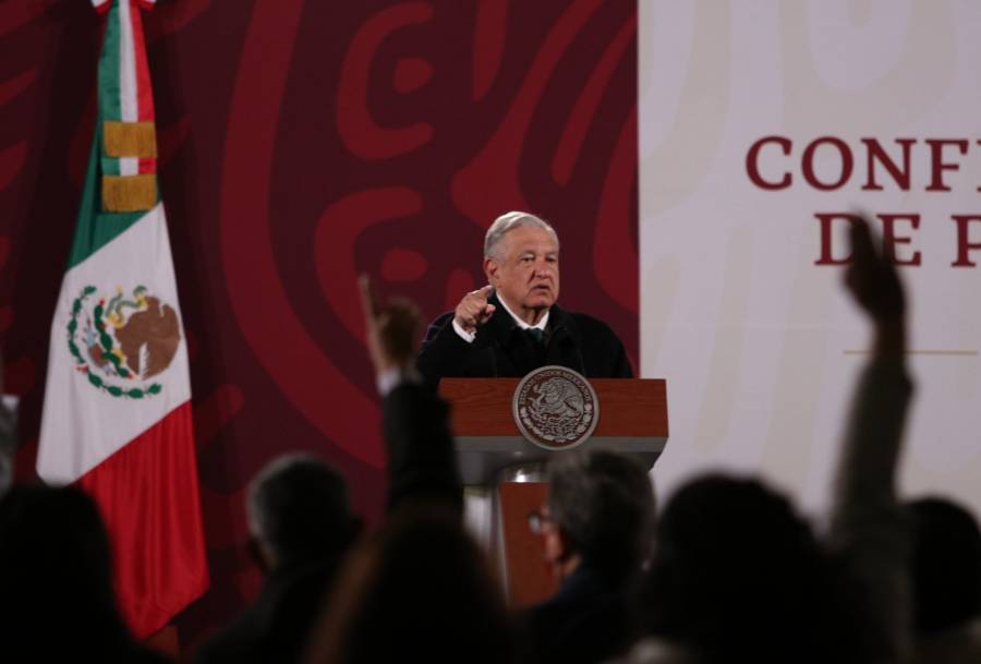 AMLO recomienda a diplomáticos e internacionalistas mexicanos no ser tan serviles