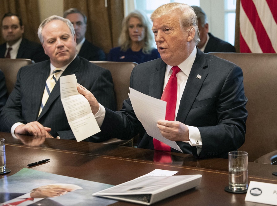 Donald Trump, acusado de mal manejo de documentación oficial