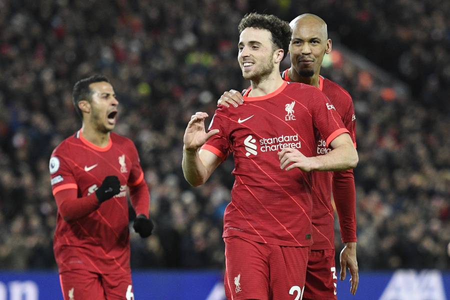 Liverpool doblega al Leicester y sigue el ritmo del City