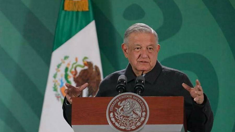 Carlos Loret de Mola gana 15 veces más al año que yo: Andrés Manuel López Obrador