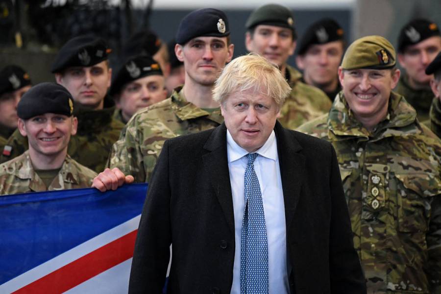 Boris Johnson pide a Vladimir Putin que se aleje del 