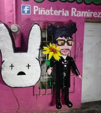 Bad Bunny inspira piñatas en México ante la euforia por su visita