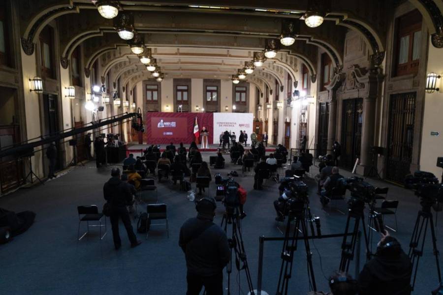 AMLO llama “el mes&iacute;as del conservadurismo” a Krauze
