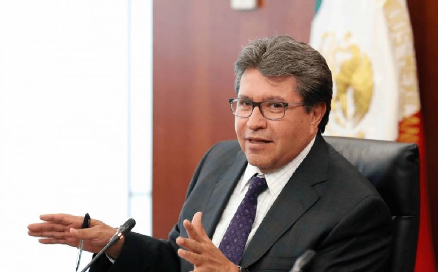 Ricardo Monreal impulsa un proyecto para evitar deserción escolar