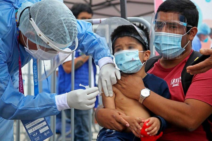 Ecuador empez&oacute; a vacunar contra el covid-19 a ni&ntilde;os de tres y cuatro a&ntilde;os
