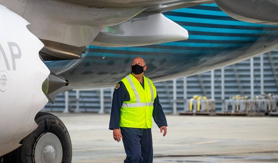 Renuncia el jefe de la administración estadounidense de la aviación