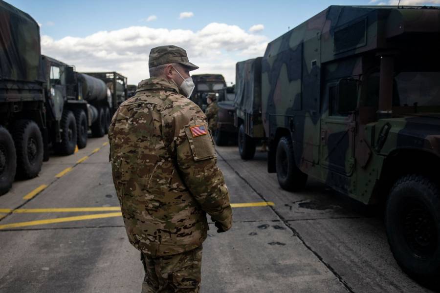 Militares en la frontera, para frenan tráfico de drogas y personas, dice AMLO
