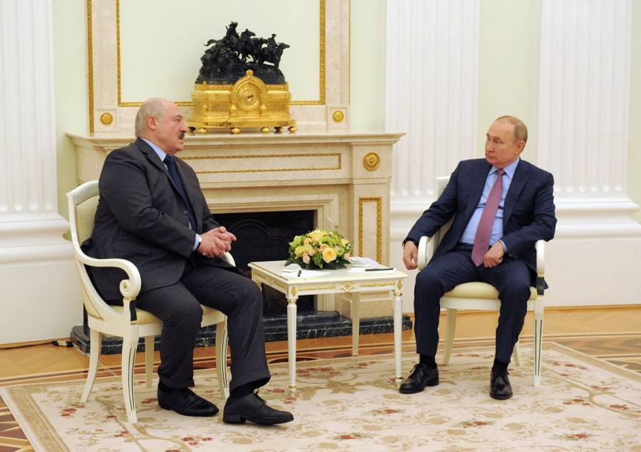 Putin se re&uacute;ne con bielorruso Lukashenko para hablar de cooperaci&oacute;n militar