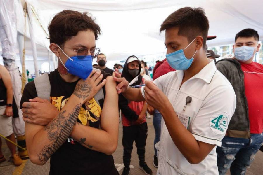 CDMX aplicará refuerzo de vacuna Covid-19 a mayores de 18 años a partir del lunes