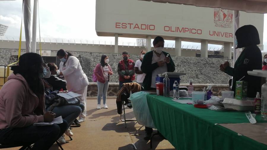 Se registra récord de vacunación en el Estadio Olímpico Universitario