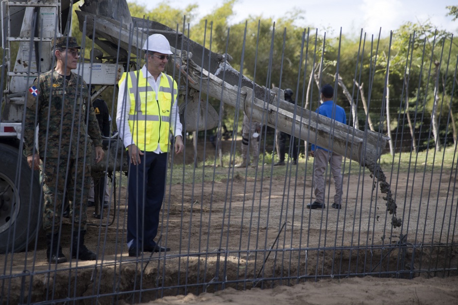 República Dominicana empieza a levantar un muro en la frontera con Haití