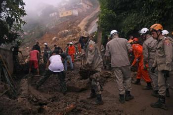 Suben a 152 los muertos tras alud en el estado de R&iacute;o de Janeiro