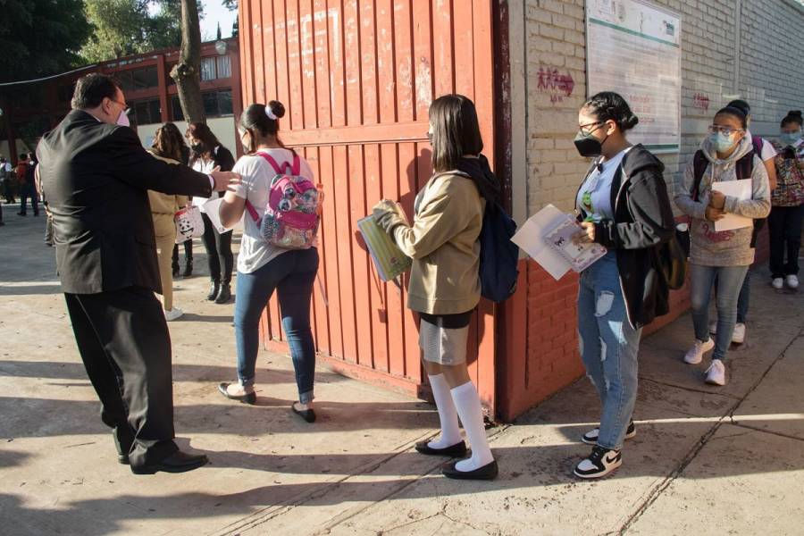 Estudiante ingresa a secundaria con arma de fuego y se lesiona