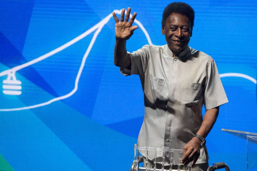 Pelé seguirá internado debido a infección urinaria