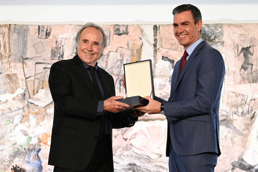 Gobierno español otorga alta distinción a Joan Manuel Serrat antes de su retiro