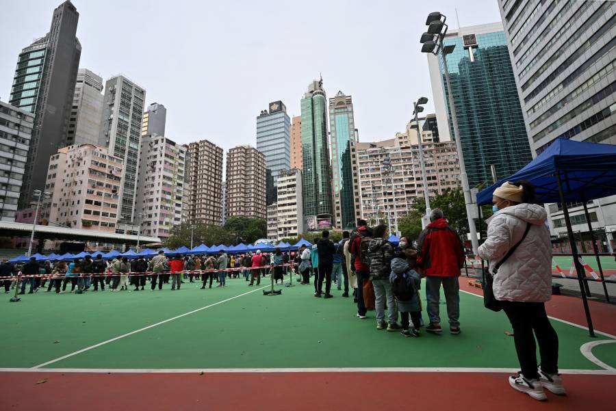 Hong Kong pide permitir ayuda de médicos chinos por Covid-19