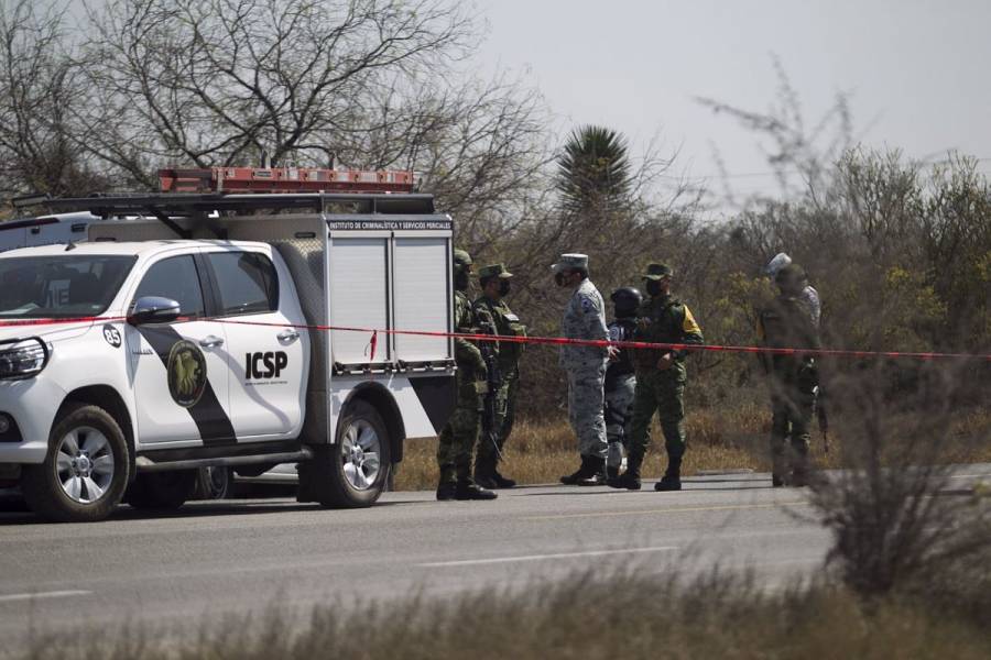 Abandonan dos cuerpos embolsados en Playa del Carmen