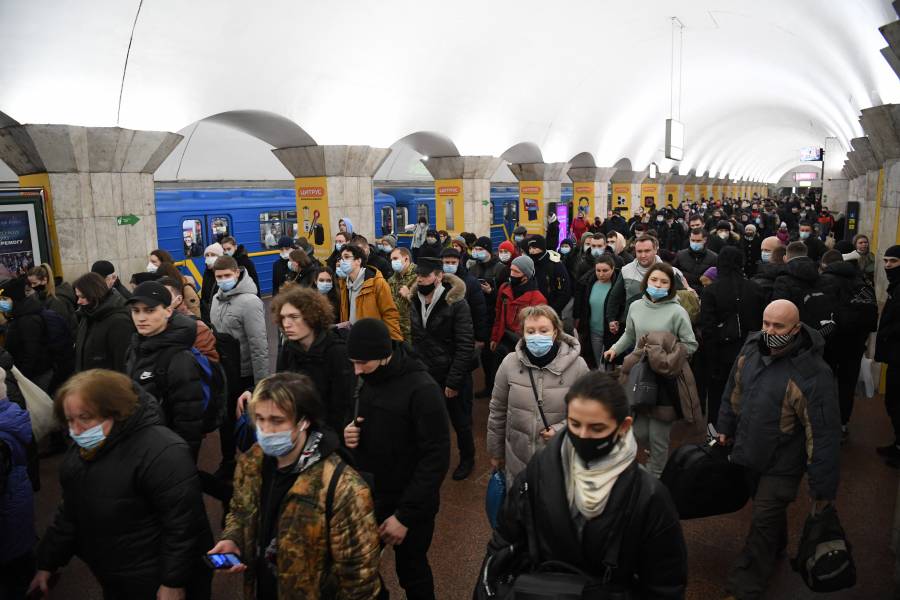 Mexicanos en Ucrania se refugian en el Metro