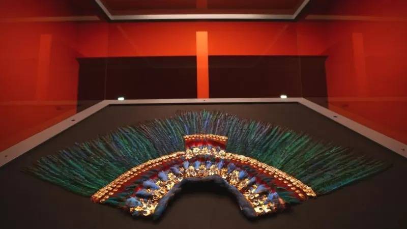 Aunque sea en otro país, pero debe preservarse corona de Moctezuma