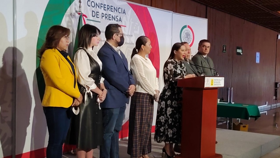 Cuevas se niega a hablar de pelotas con billetes pegados
