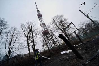 Cinco muertos en ataque ruso contra la torre de televisi&oacute;n de Kiev