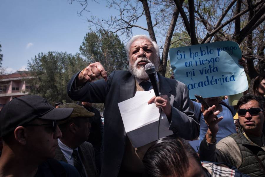 Exfuncionario de la UNAM ratifica demanda contra Gertz Manero, fiscal de la FGR