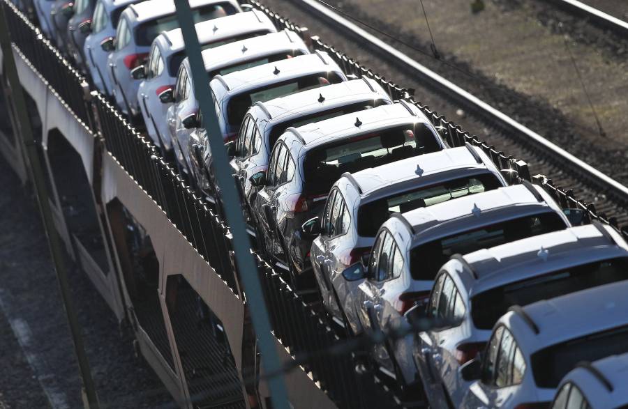 Hasta nuevo aviso, Volkswagen y Mercedes detienen producción y exportación a Rusia