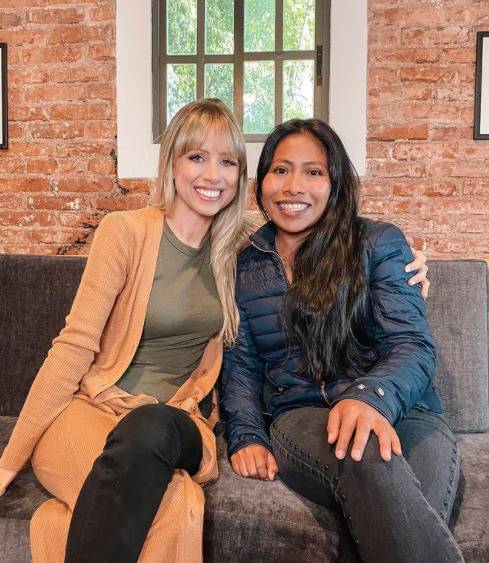 Superholly y Yalitza Aparicio preparan colaboraciones, tras 