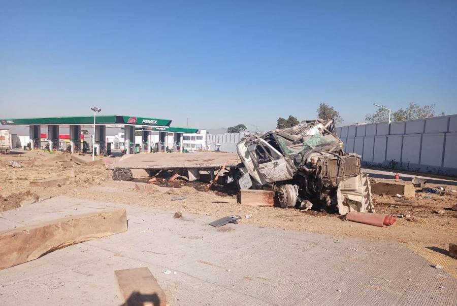 Tráiler vuelca en la autopista México – Puebla