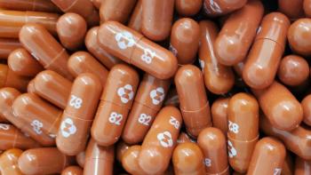 OMS da ‘luz verde’ al molnupiravir, tratamiento oral contra Covid-19