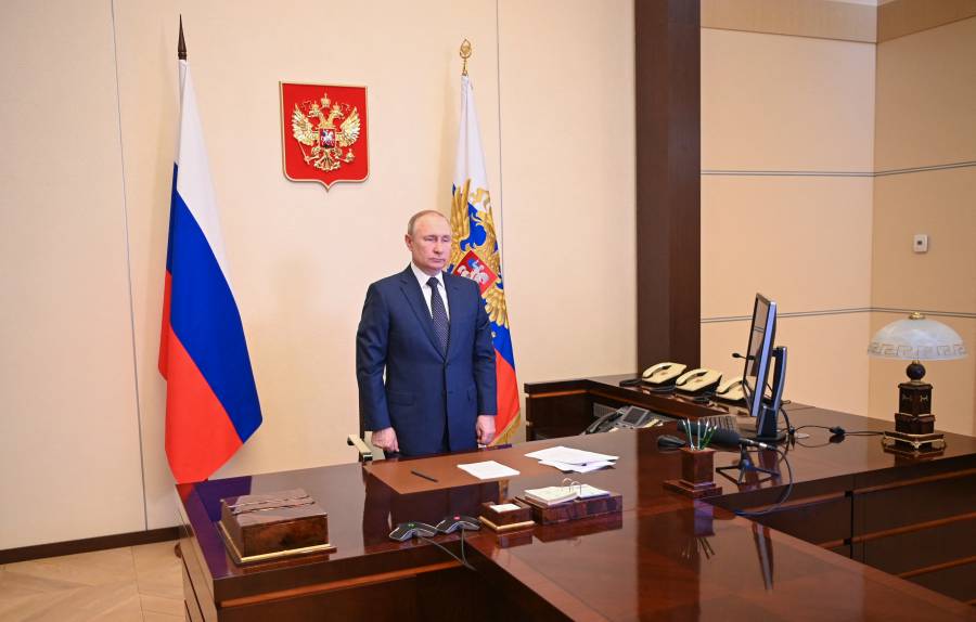 Putin firma ley que encarcelará por difundir 