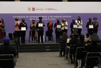 Fiscalía CDMX reconoce trabajo de mujeres policías