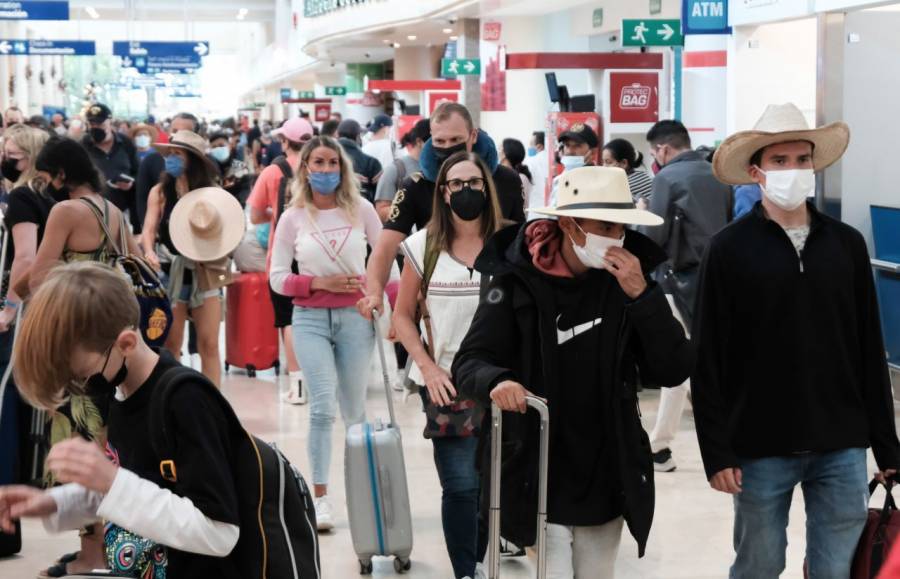 Turistas rusos reportan problemas para regresar a Moscú desde Cancún